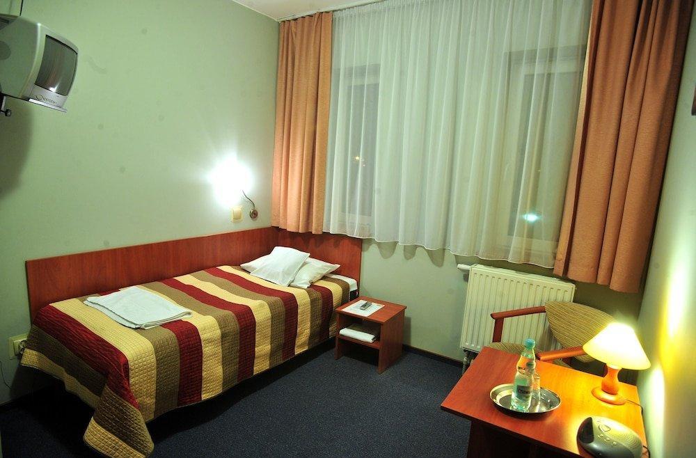 Hotel Złote Dęby Warschau Buitenkant foto